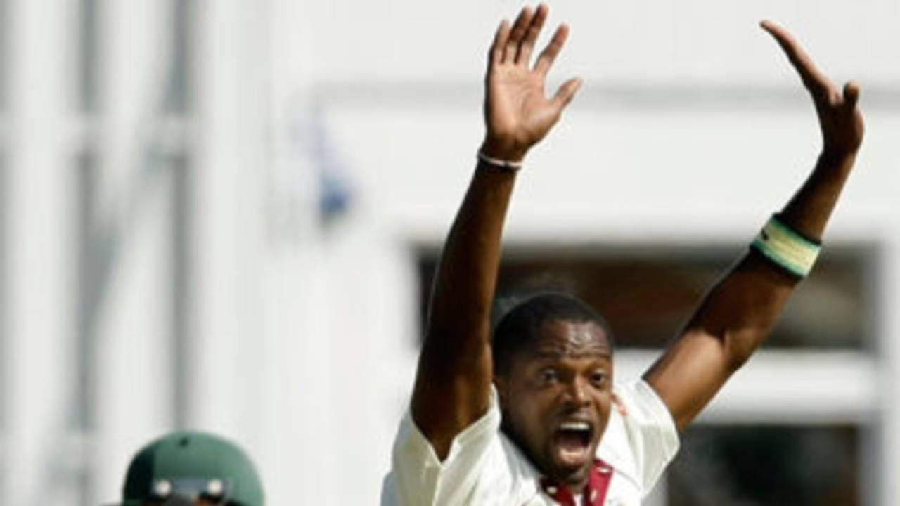 Andrew Richardson unsuccessfully appeals, Leicestershire v West Indians, Grace Road, April 20, 2009