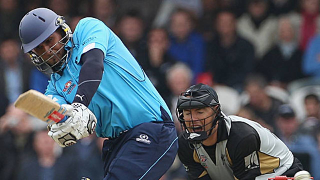 Navdeep Poonia hits out during his 27, New Zealand v Scotland, ICC World Twenty20, The Oval, June 6, 2009