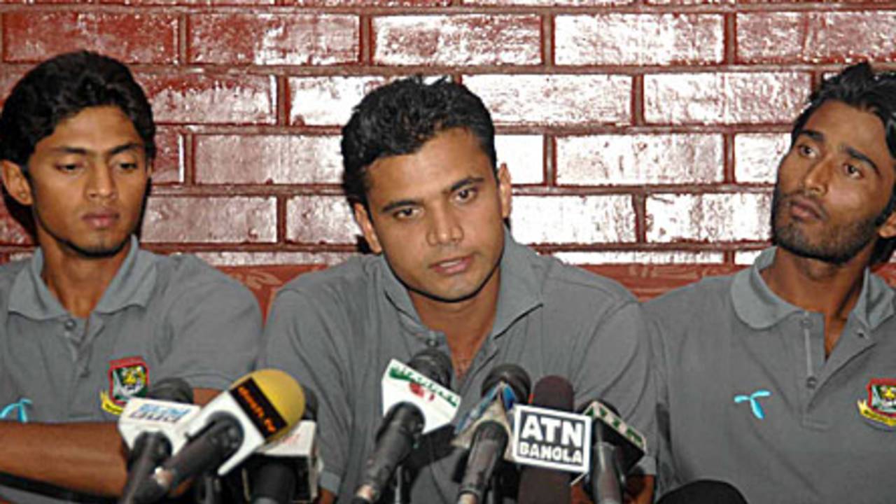 Sahgir Hossain, Mashrafe Mortaza and Shahadat Hossain speak to the media after their return to Bangladesh
