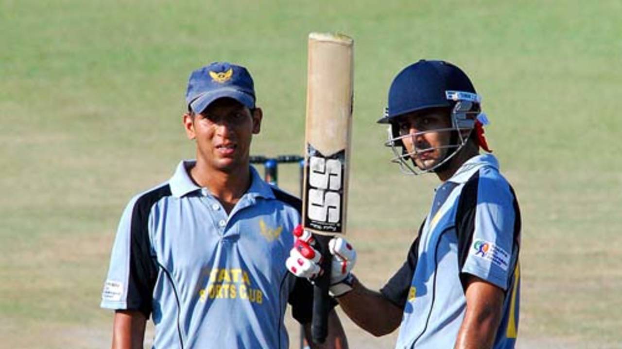 Nishit Shetty (left) and Ishank Jaggi put on 80 for the third wicket, Air India Blue v Tata Sports Club, BCCI Corporate Trophy, Mohali, September 6, 2009 