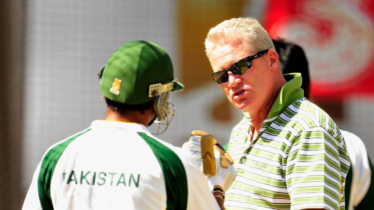 Dean Jones has a few tips for the Pakistan batsmen, Melbourne, December 23, 2009