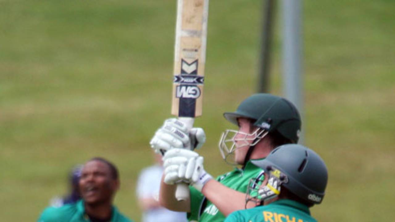 Lee Nelson hits a six during his half century,  Ireland Under-19s v South Africa Under-19s, 3rd Match, Group B, ICC Under-19 World Cup, Queenstown, January 15, 2009