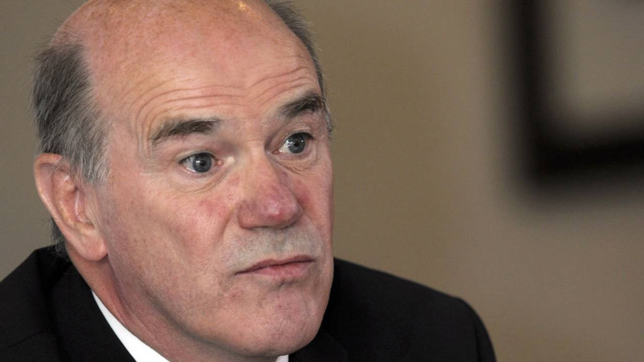 IACSU chairman Ronnie Flanagan answers a question regarding the spot-fixing controversy, London, September 3, 2010
