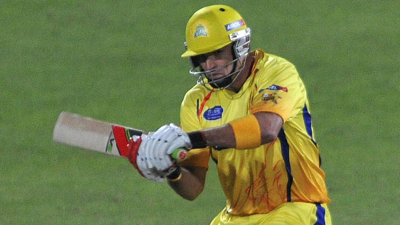 Justin Kemp struggles to deal with a slow bouncer