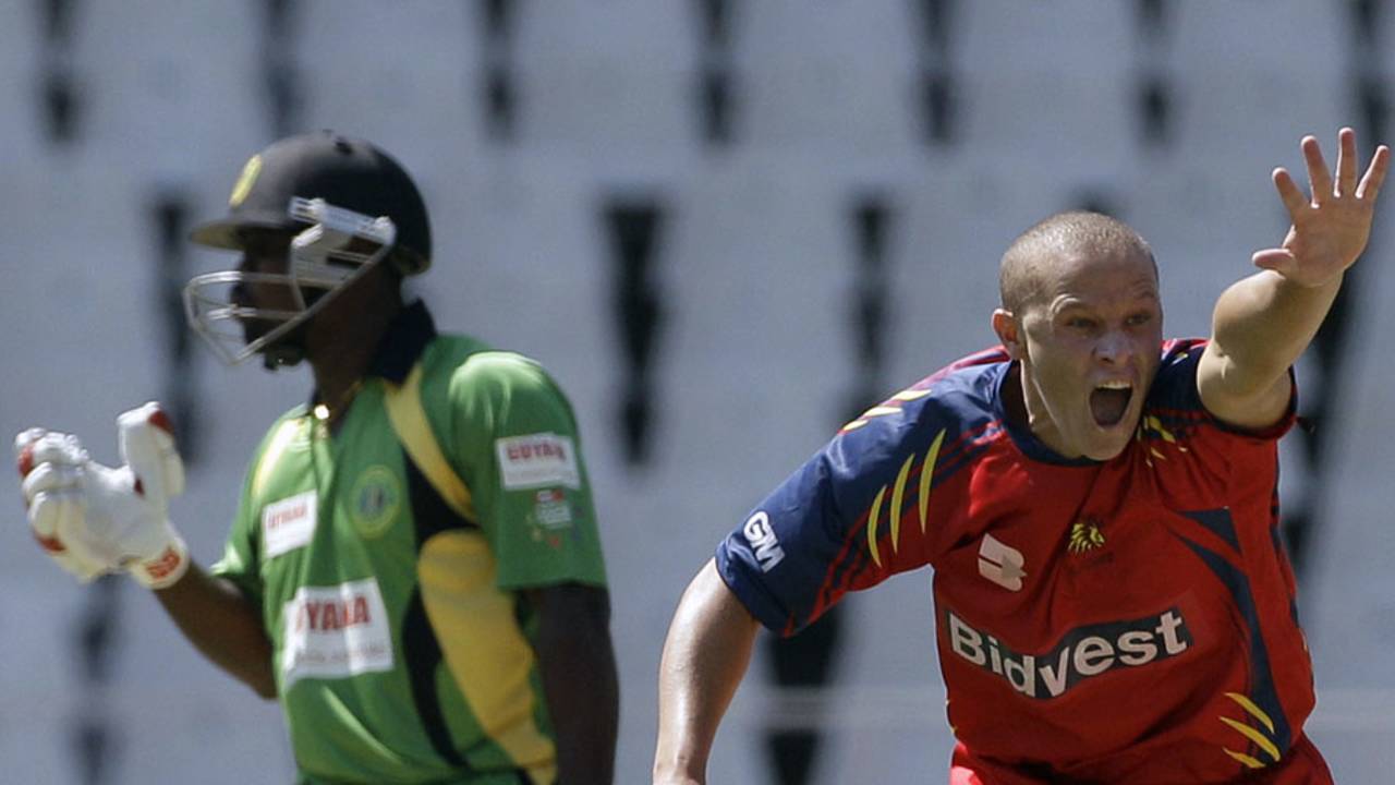 Ethan O'Reilly appeals successfully for Travis Dowlin's wicket, Lions v Guyana, Champions League Twenty20 2010, Johannesburg, September 19, 2010