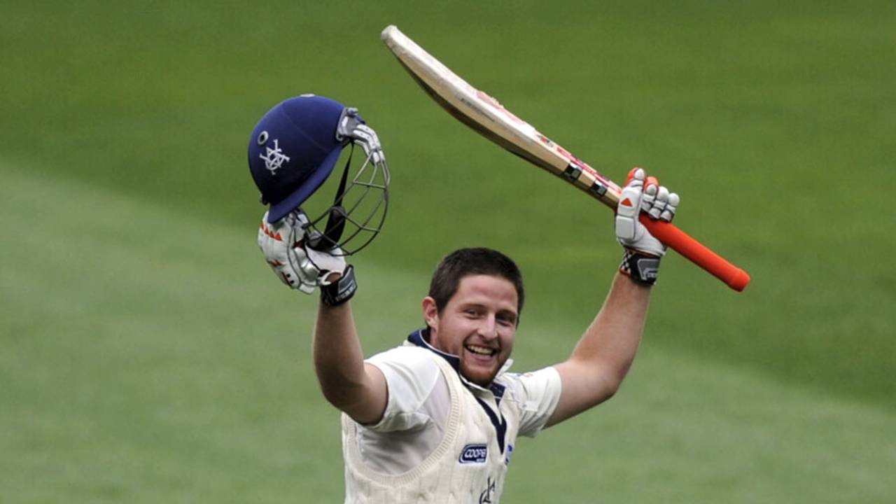 Michael Hill reaches his century, Victoria v England XI, Melbourne, 1st day, December 10, 2010