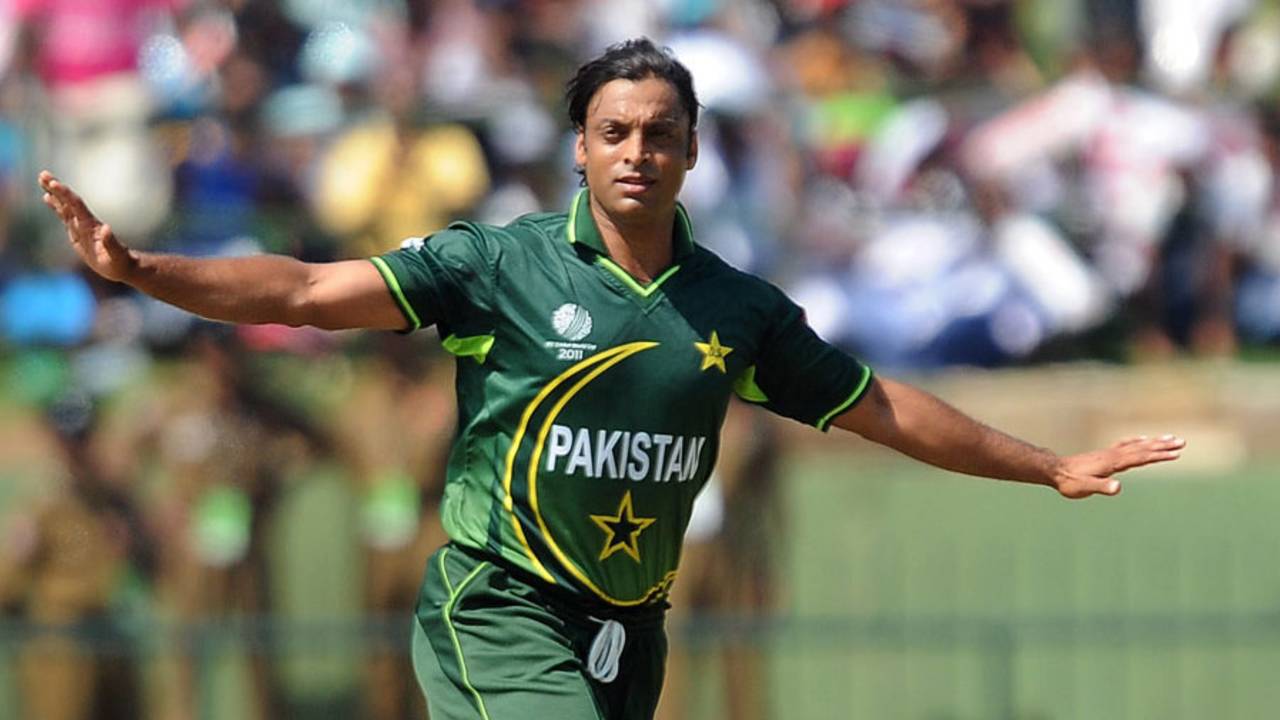 File photo: Shoaib Akhtar wants 'to serve Pakistan cricket this way by promoting cricketers and making more Shoaib Akhtars who can bowl at 100 (mph)'&nbsp;&nbsp;&bull;&nbsp;&nbsp;AFP
