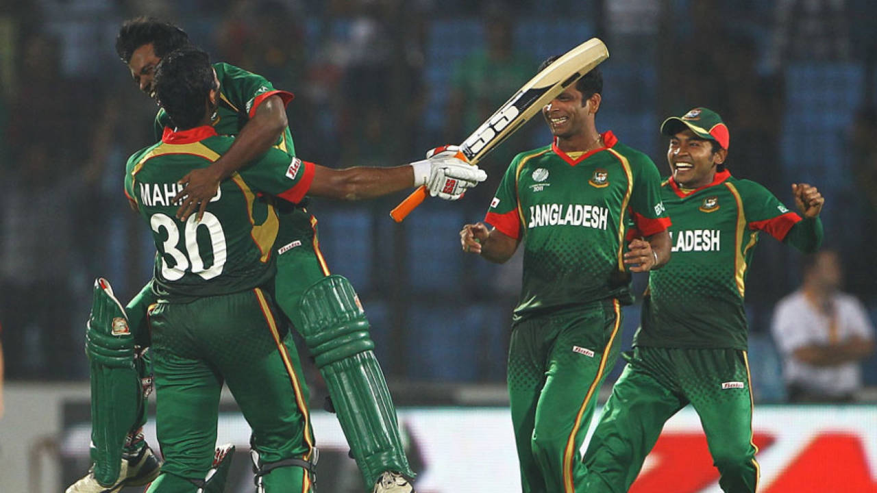 Bangladesh celebrate their thrilling win against England, Bangladesh v England, Group B, World Cup, Chittagong, March 11, 2011