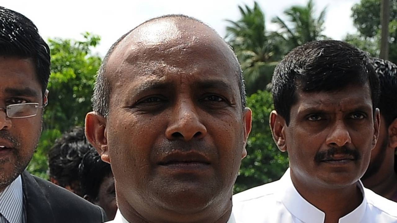 Hashan Tillakaratne in Colombo, where he was asked about his comments on match-fixing, May 3, 2011