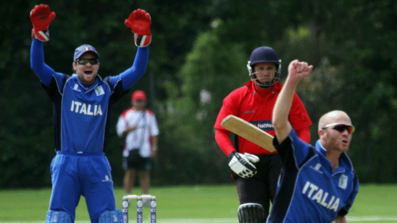 Italy's Hayden Patrizi and Andrew Northcote appeal for an lbw, Gibraltar v Italy, St Peter Port, European Championship Division One Twenty20, July 21, 2011