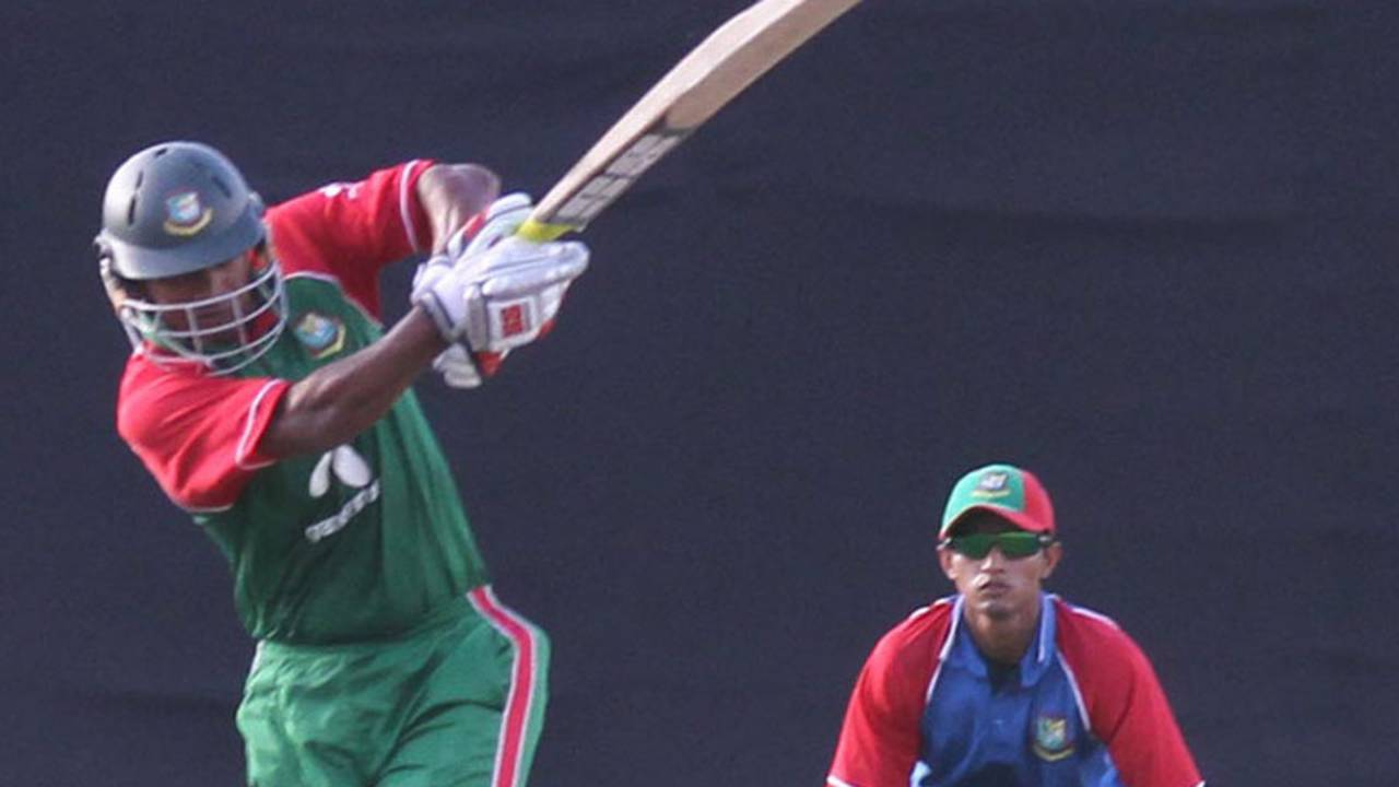 Alok Kapali hits out during his half-century, Bangladesh v Bangladesh A, BCB Cup, Dhaka, September 21, 2011