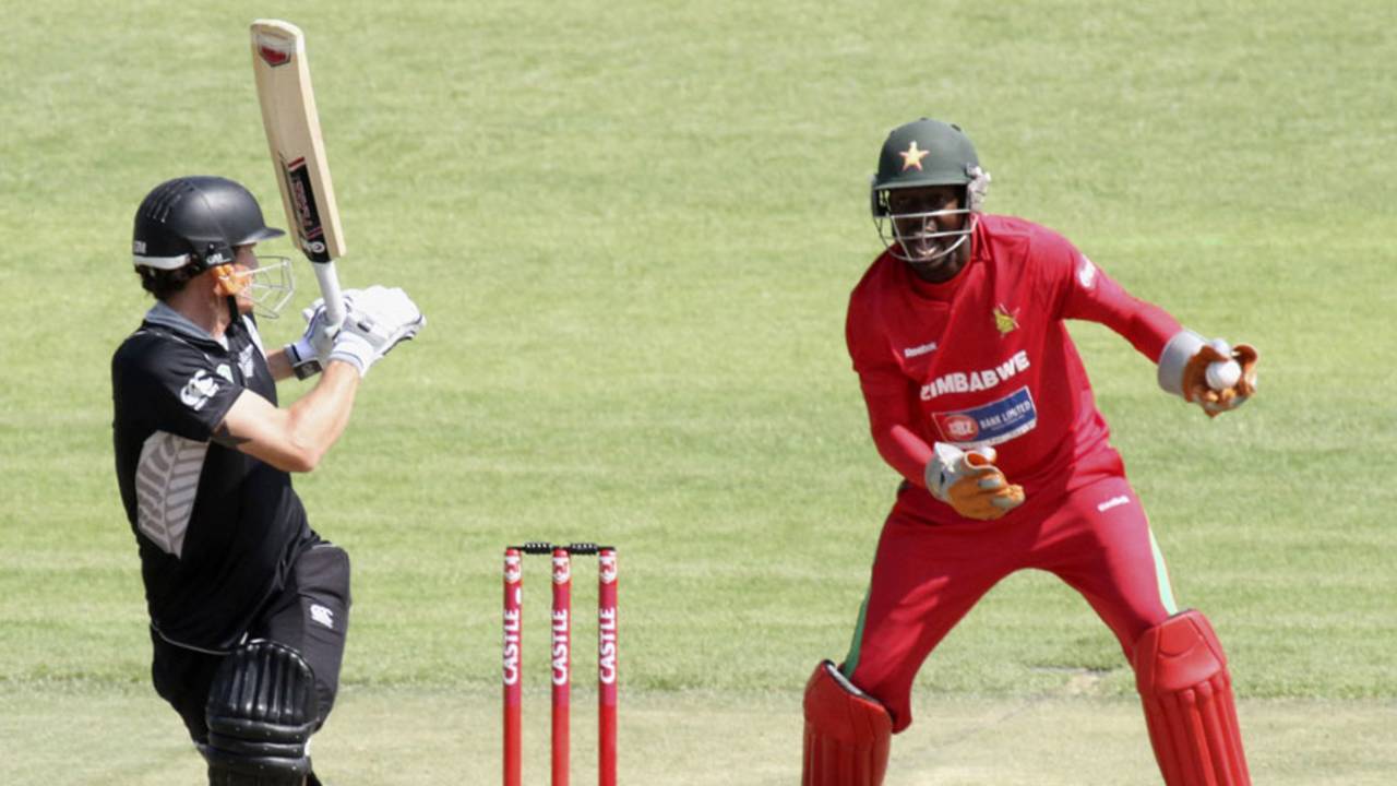 Rob Nicol edged behind to Forster Mutizwa, Zimbabwe v New Zealand, 2nd ODI, Harare, October 22, 2011 