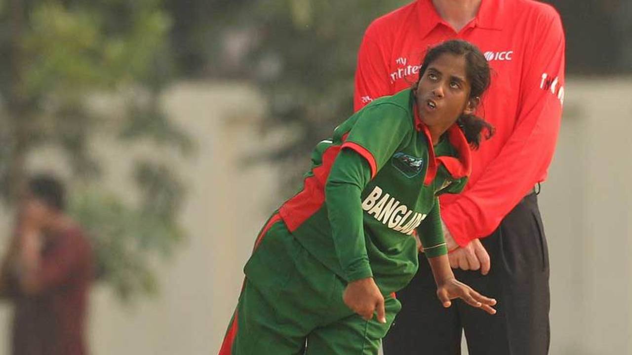 Khadiza Tul Kubra took 6 for 32, Bangladesh v Ireland, women's ODI, Savar, ICC Women's World Cup Qualifier, November 18, 2011 