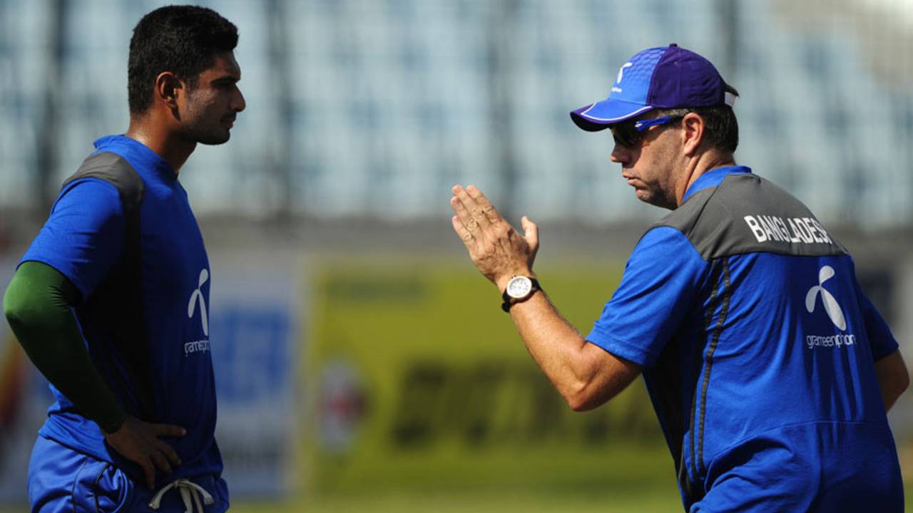 Stuart Law gives Mahmudullah some tips, Chittagong, December 8, 2011 