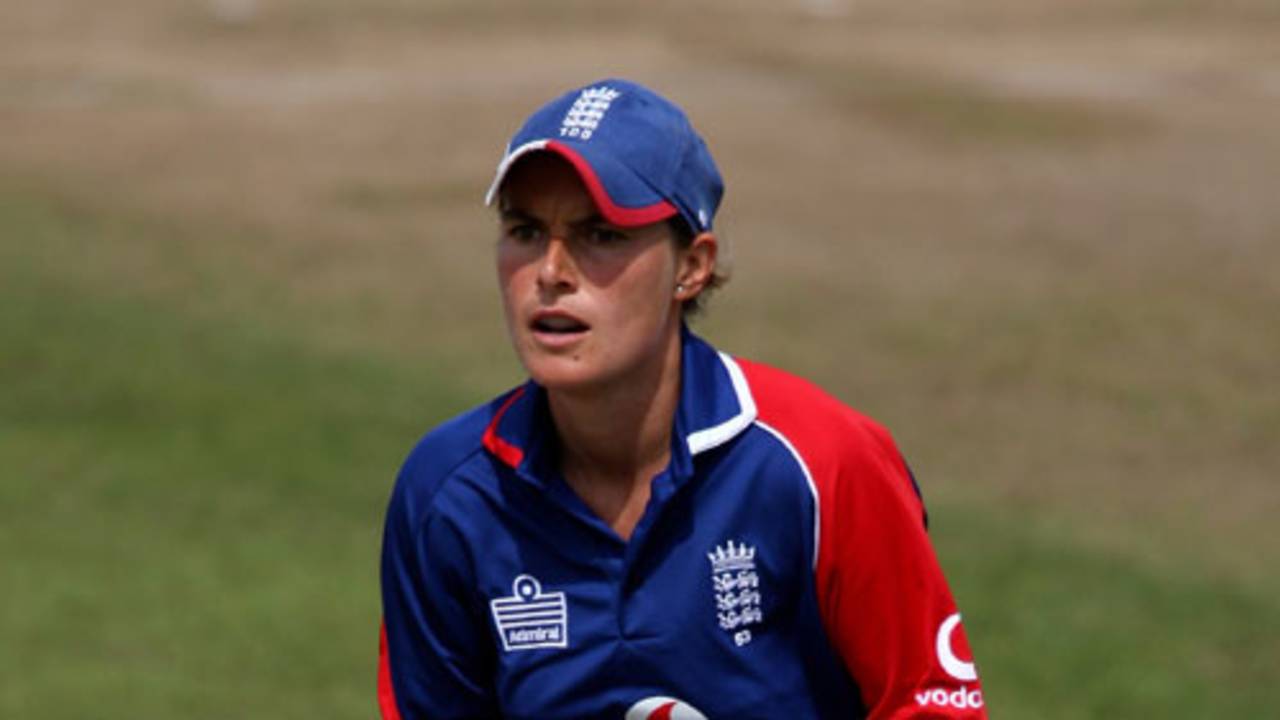 Jane Smit in action behind the stumps