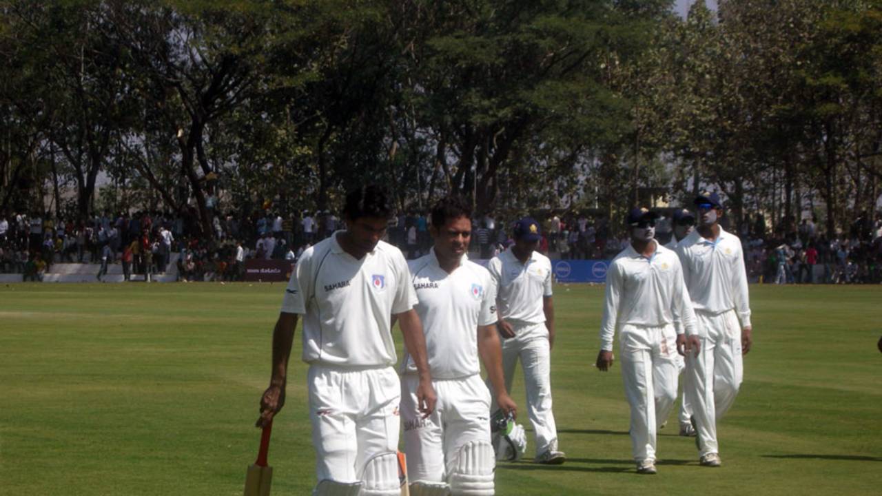Mohammad Kaif and Parvinder Singh put on a half-century stand