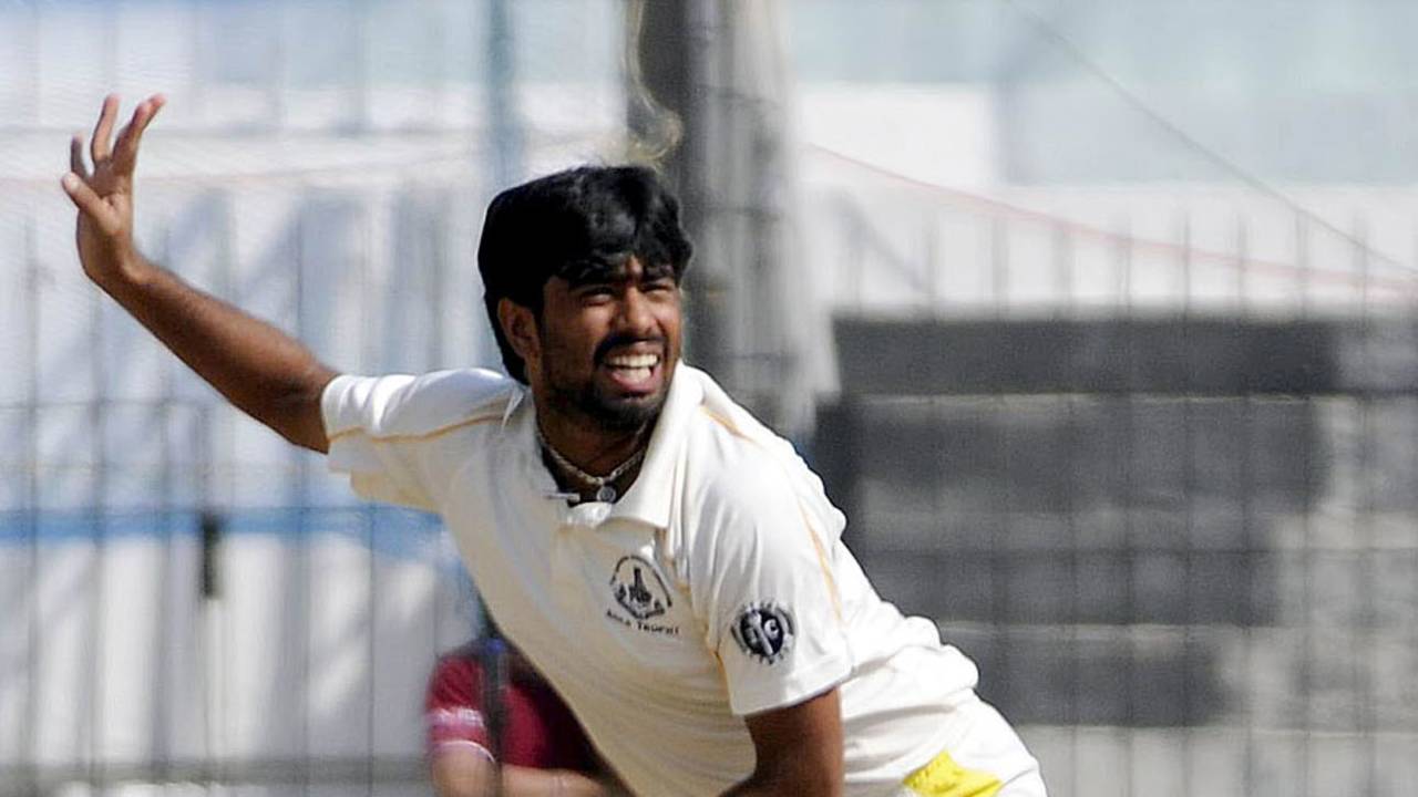 Aushik Srinivas toiled 85 overs to take 4 for 192, Tamil Nadu v Rajasthan, Ranji Trophy final,Chennai, 3rd day, January 21, 2012