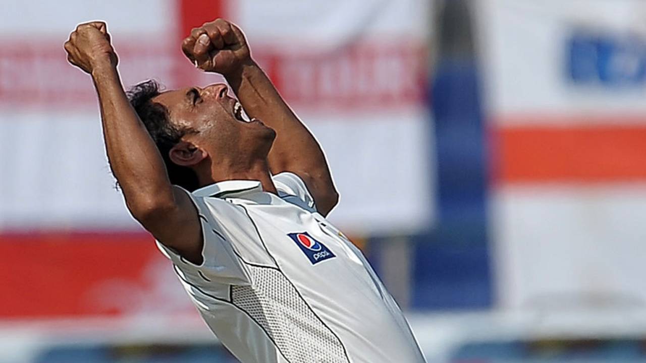 Abdur Rehman ran through England's middle order, Pakistan v England, 2nd Test, Abu Dhabi, 4th day, January 28, 2012