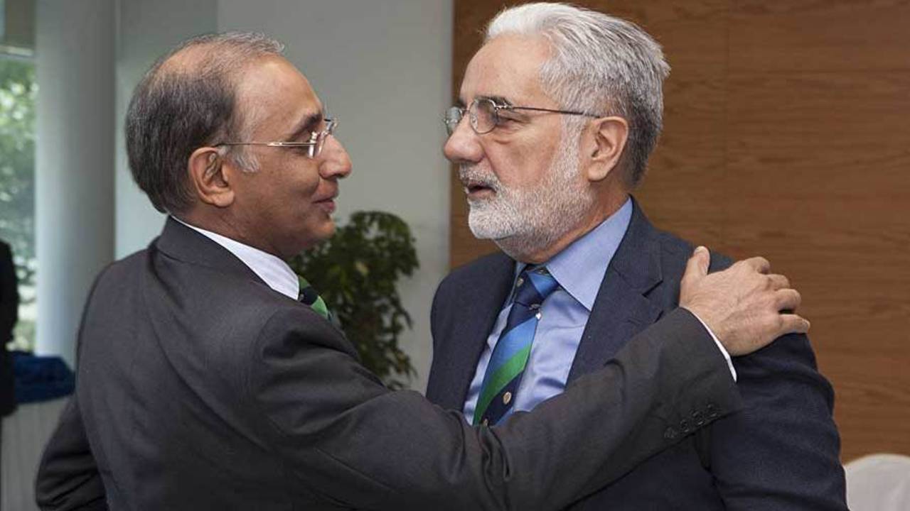 Haroon Lorgat and IS Bindra at the ICC Executive Board meeting in Dubai, Dubai, April 15, 2012