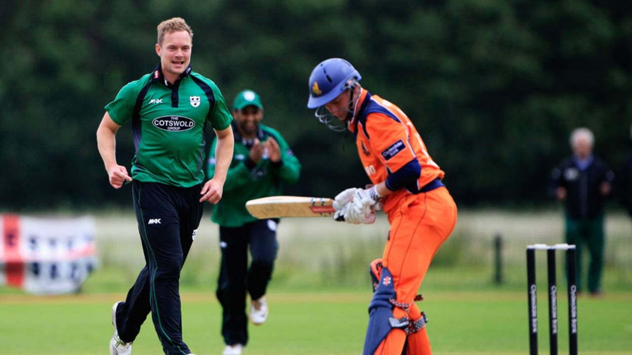 Gareth Andrew has Tom Heggelman lbw for a first-ball duck, Netherlands v Worcestershire, CB40 Group A, The Hague, June, 8, 2012