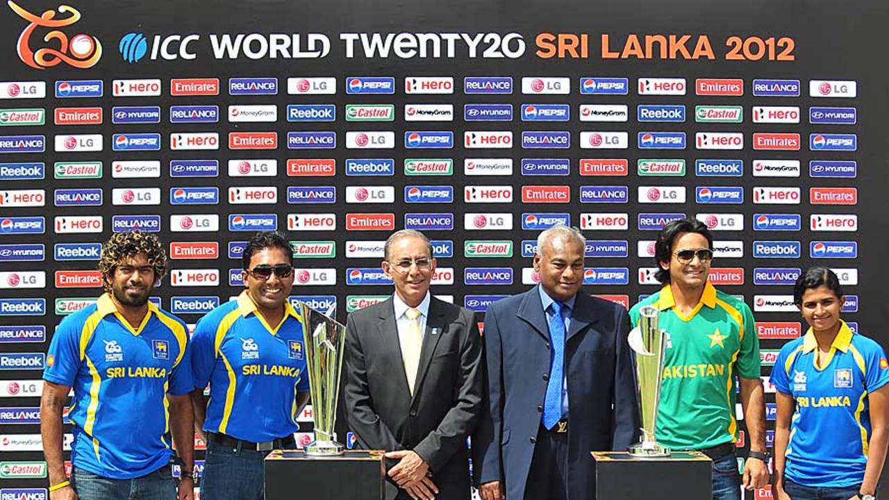 Lasith Malinga, Mahela Jayawardene, Haroon Lorgat, Upali Dharmadasa, Mohammad Hafeez and Shashikala Siriwardene get together to mark 100 days to the World Twenty20