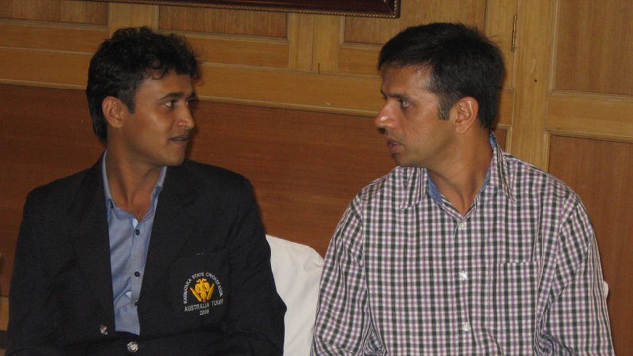 Former Karnataka wicketkeeper Thilak Naidu talks to Rahul Dravid