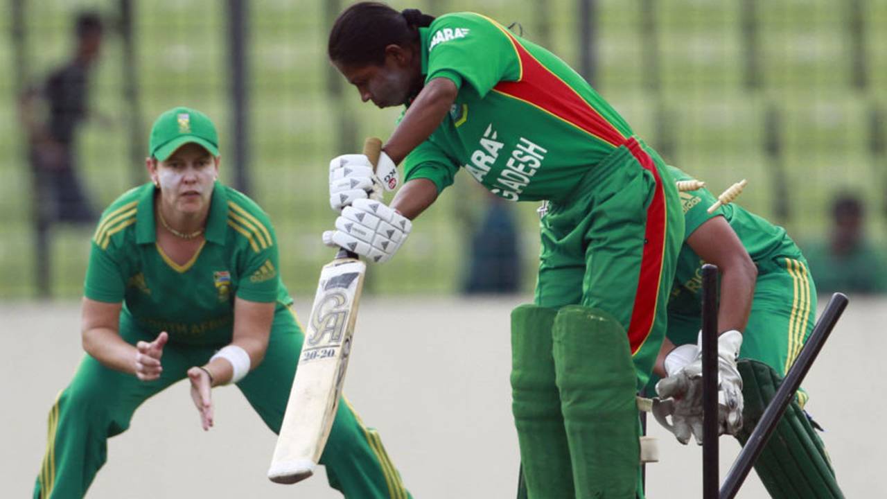 Tazia Akhter has her middle-stump pegged back, Bangladesh Women v South Africa Women, 3rd ODI, Dhaka, September 9, 2012
