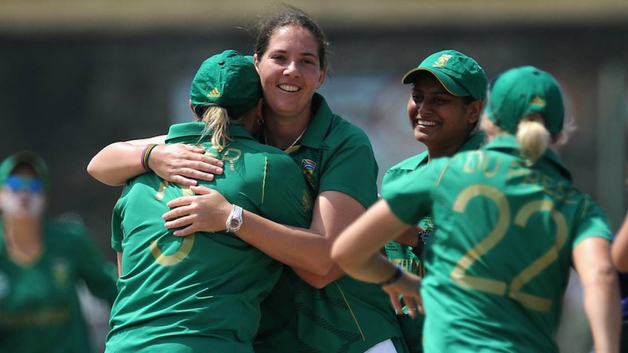 Susan Benade celebrates a wicket, Women's World T20 2012, Group B, Sri Lanka Women v South Africa Women