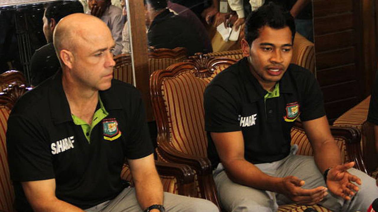 Mushfiqur Rahim and Richard Pybus speak to reporters on arrival&nbsp;&nbsp;&bull;&nbsp;&nbsp;Bangladesh Cricket Board