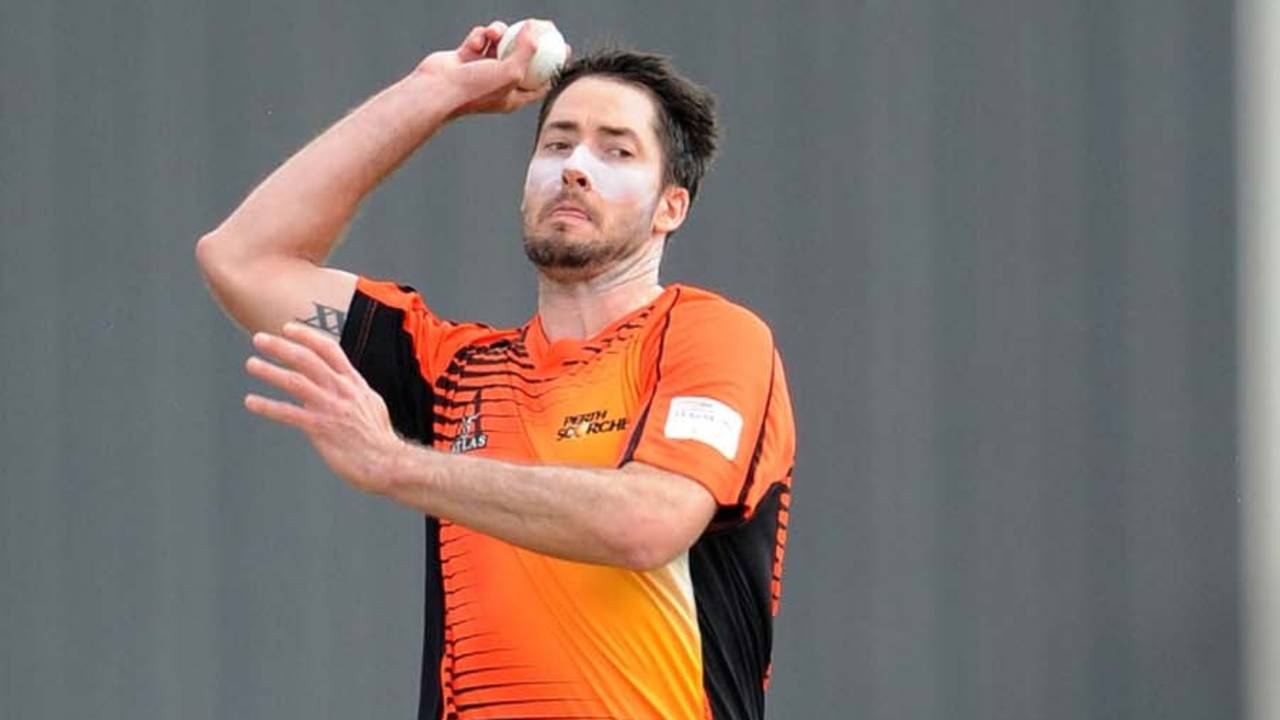 Ben Edmondson runs in to bowl, Titans v Perth Scorchers, Group A, Champions League Twenty20, Centurion, October 13, 2012