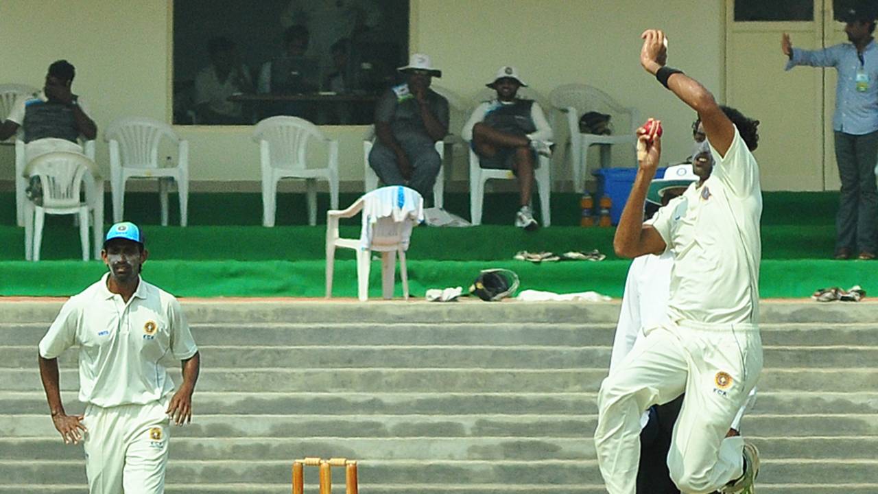 Kerala bowler Perumparambath Anthaf took four wickets