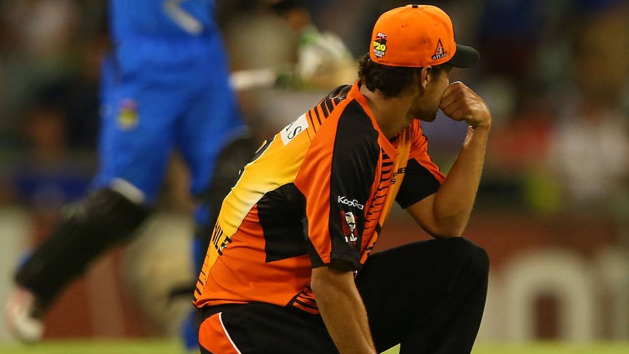 Theo Doropoulos celebrates as Nathan Coulter-Nile looks on, Perth Scorchers v Adelaide Strikers, BBL, Perth, December 9, 2012