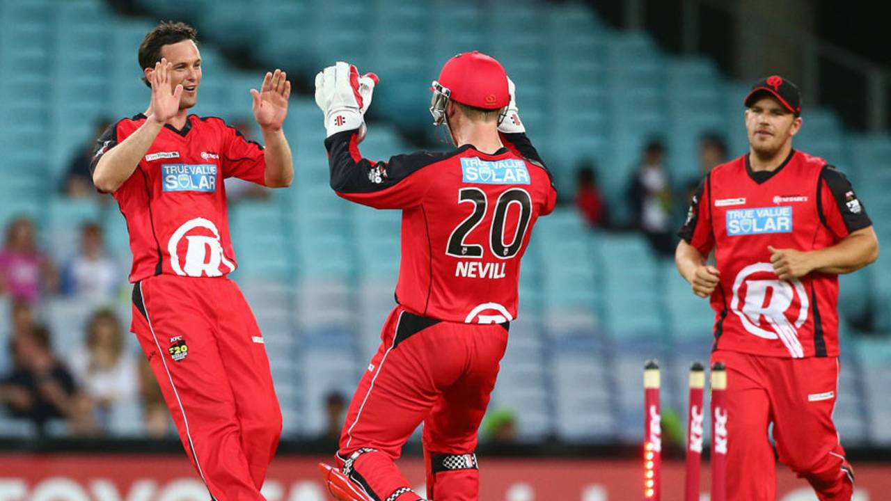 Spinner Aaron O'Brien picked up three wickets in a tidy spell, Sydney Thunder v Melbourne Renegades, BBL 2012-13, Sydney, December 14, 2012