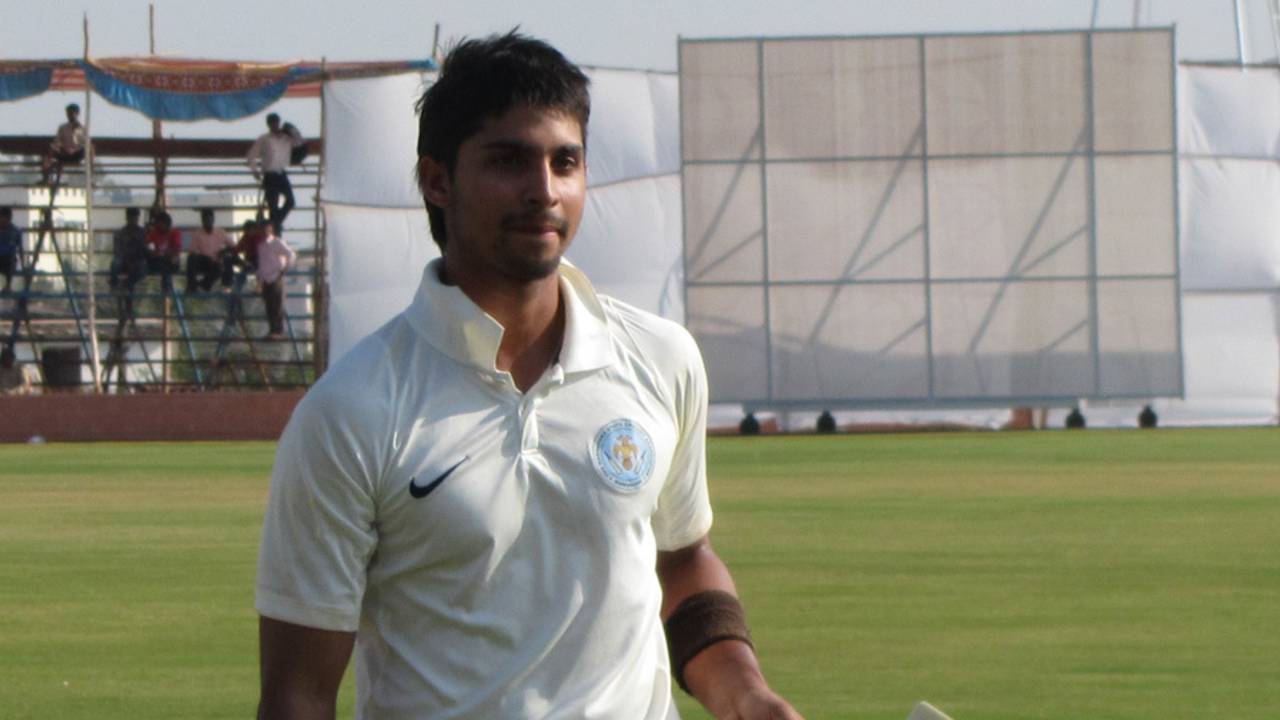 Kunal Kapoor became the first Karnataka batsman to score a century in each innings in the Ranji Trophy, Karnataka v Haryana, Ranji Trophy 2012-13, Group B, Hubli, 4th day, December 25, 2012