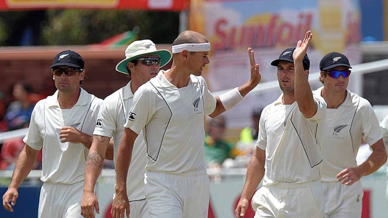 Chris Martin picked up three wickets, South Africa v New Zealand, 1st Test, Cape Town, 2nd day, January 3, 2013