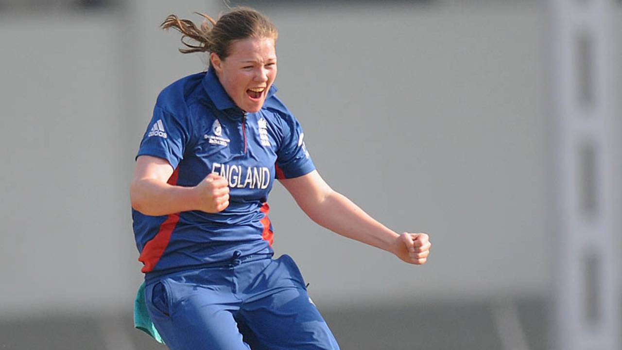 Anya Shrubsole took three wickets before taking England close to a win with a handy knock, Australia v England, Women's World Cup 2013, Super Six, February 8, 2013