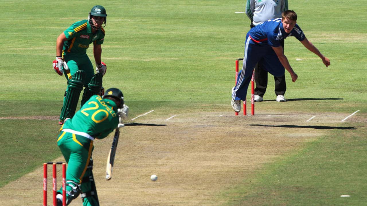 Greg Oldfield defends against Josh Shaw, South Africa v England, 3rd Youth ODI, Cape Town, February 16, 2003