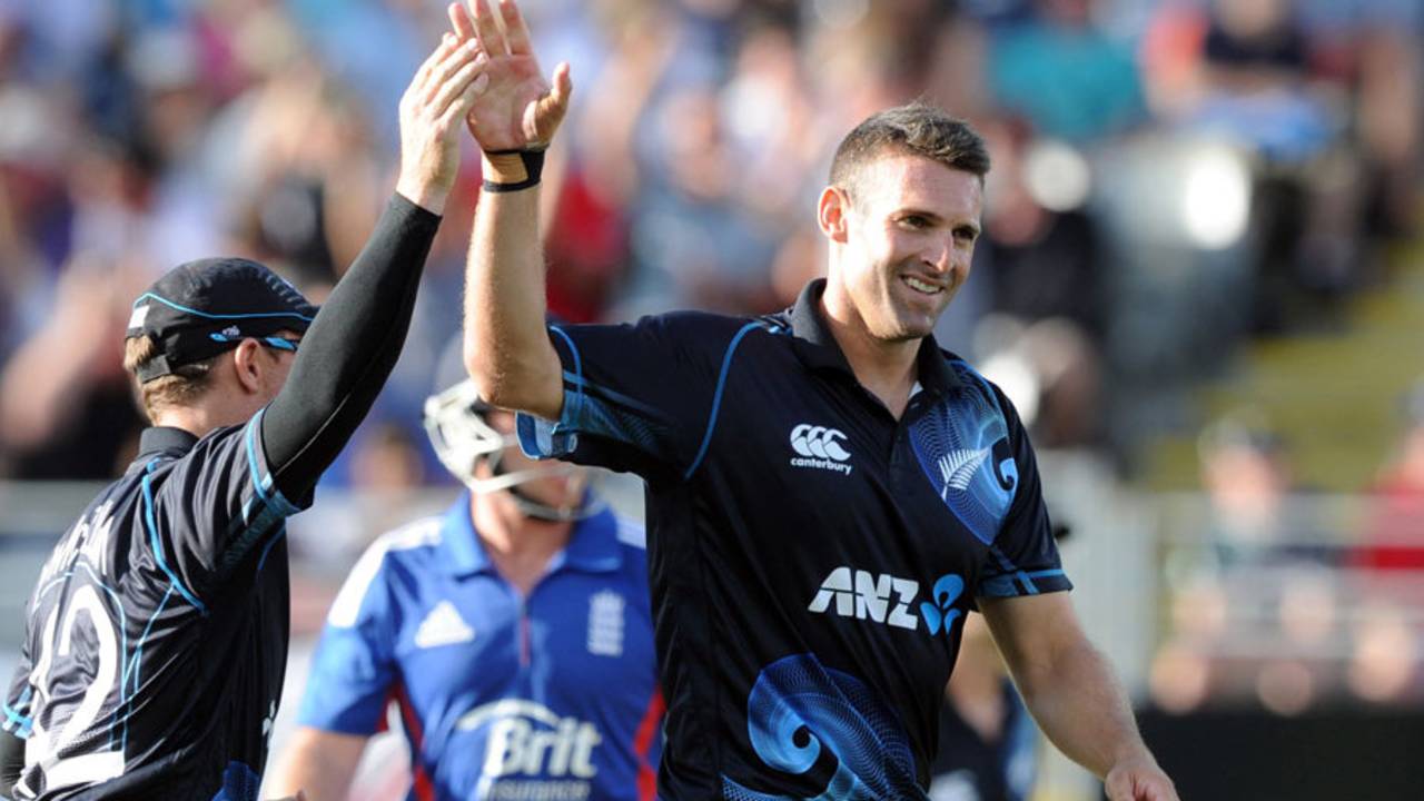 Andrew Ellis took two wickets, New Zealand v England, 3rd ODI, Auckland, February 23, 2013