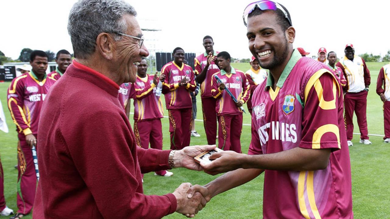Sammy Guillen presents the Man-of-the-Match award to Yannic Carriah, West Indies v Sri Lanka, ICC Under-19 World Cup, Christchurch, Janury 29, 2010