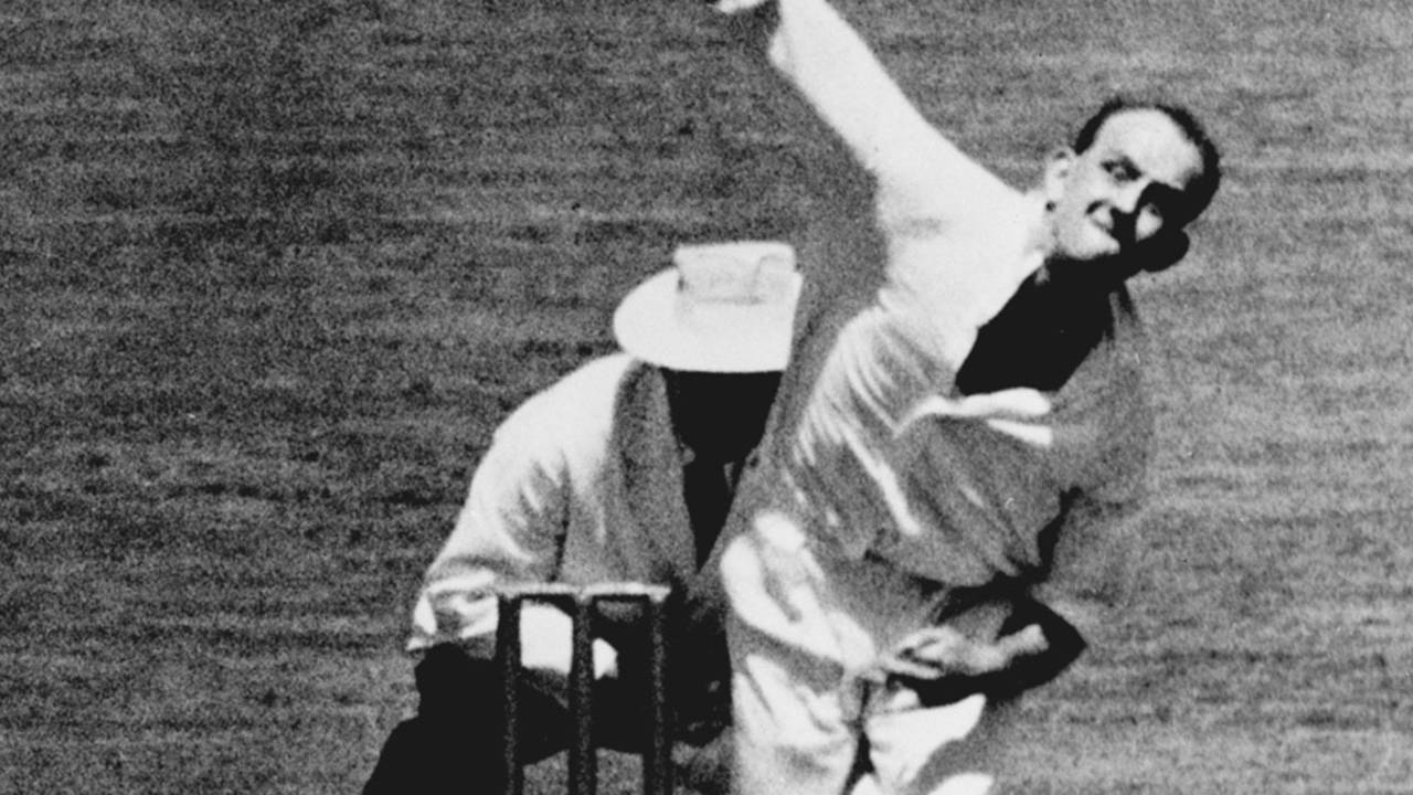 Frank Tyson bowls in a tour game, New South Wales v MCC, 1st day, February 18, 1955