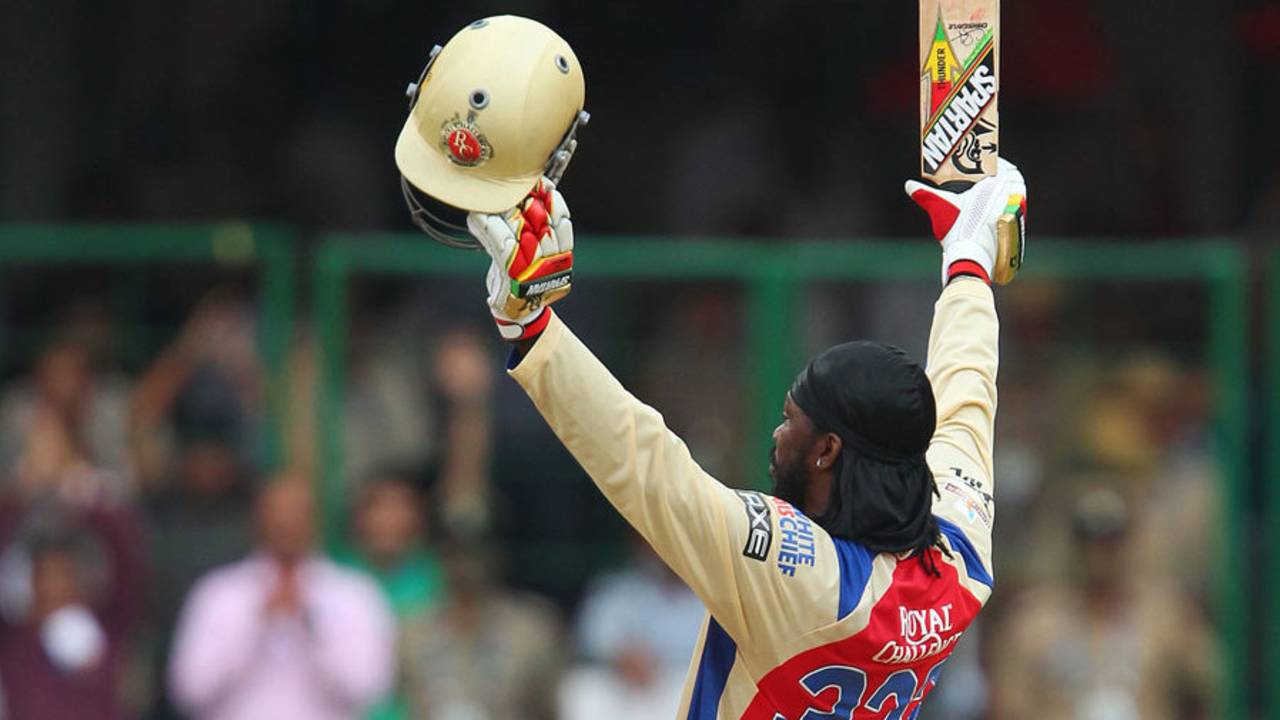 Chris Gayle acknowledges the applause after scoring the fastest century in history, Royal Challengers Bangalore v Pune Warriors, IPL, Bangalore, April 23, 2013