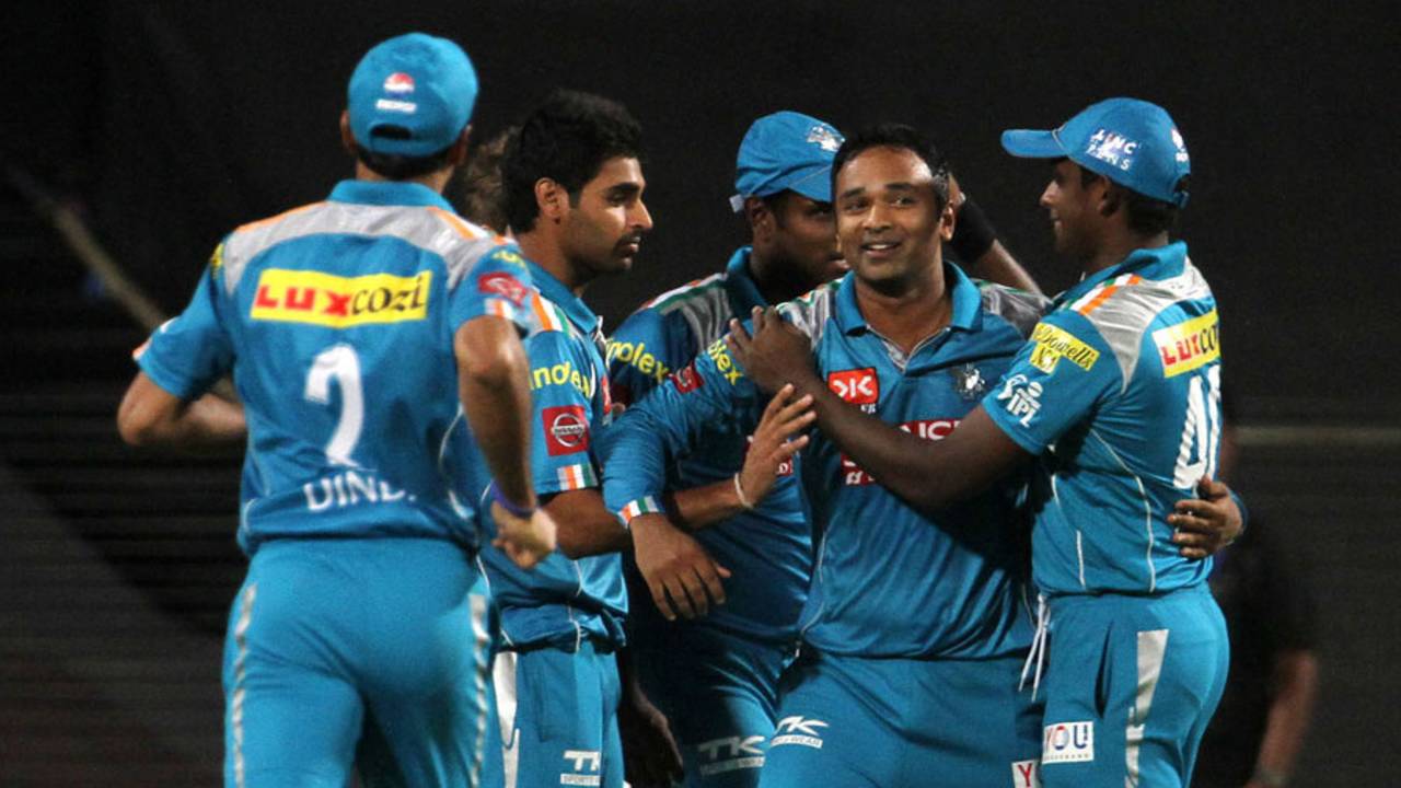T Suman got the big wicket of Chris Gayle, Pune Warriors v Royal Challengers Bangalore, IPL 2013, Pune, May 2, 2013