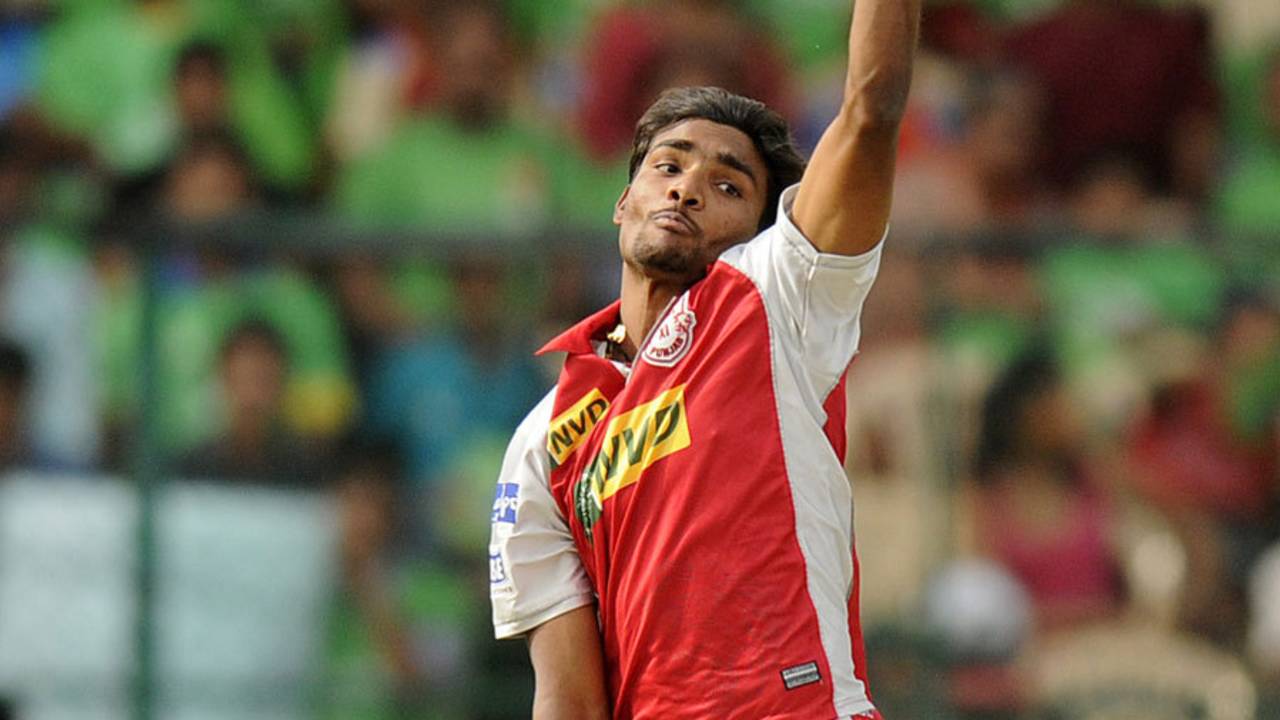 Sandeep Sharma opened the bowling for Kings XI, Royal Challengers Bangalore v Kings XI Punjab, IPL 2013, Bangalore, May 14, 2013