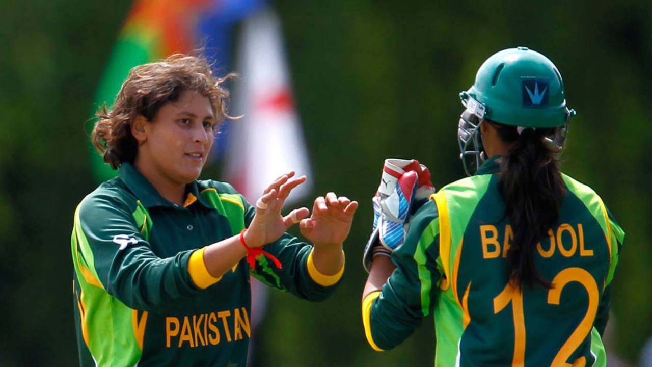 Sumaiya Siddiqi celebrates bowling Charlotte Edwards, England v Pakistan, 1st women's ODI, Louth, July 1, 2013