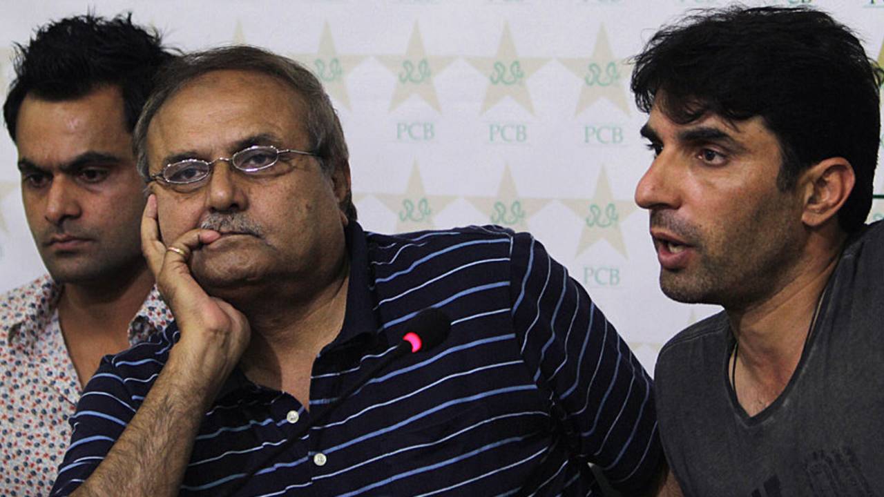 Mohammad Hafeez, Iqbal Qasim and Misbah-ul-Haq at the Pakistan squad announcement for West Indies, Lahore, July 3, 2013