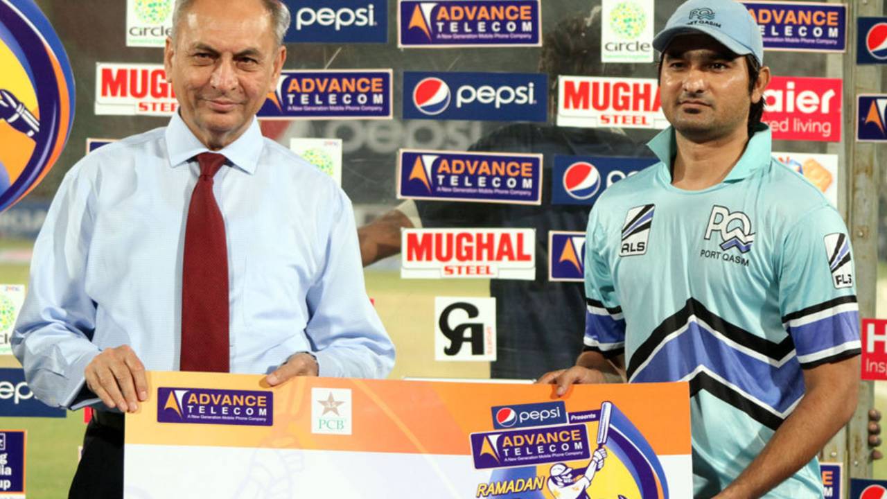 Azam Hussain with the Man-of-the-Match award, Port Qasim Authority v Zarai Taraqiati Bank Limited, Ramadan T20 Cup, Group B, Karachi, July 15, 2013