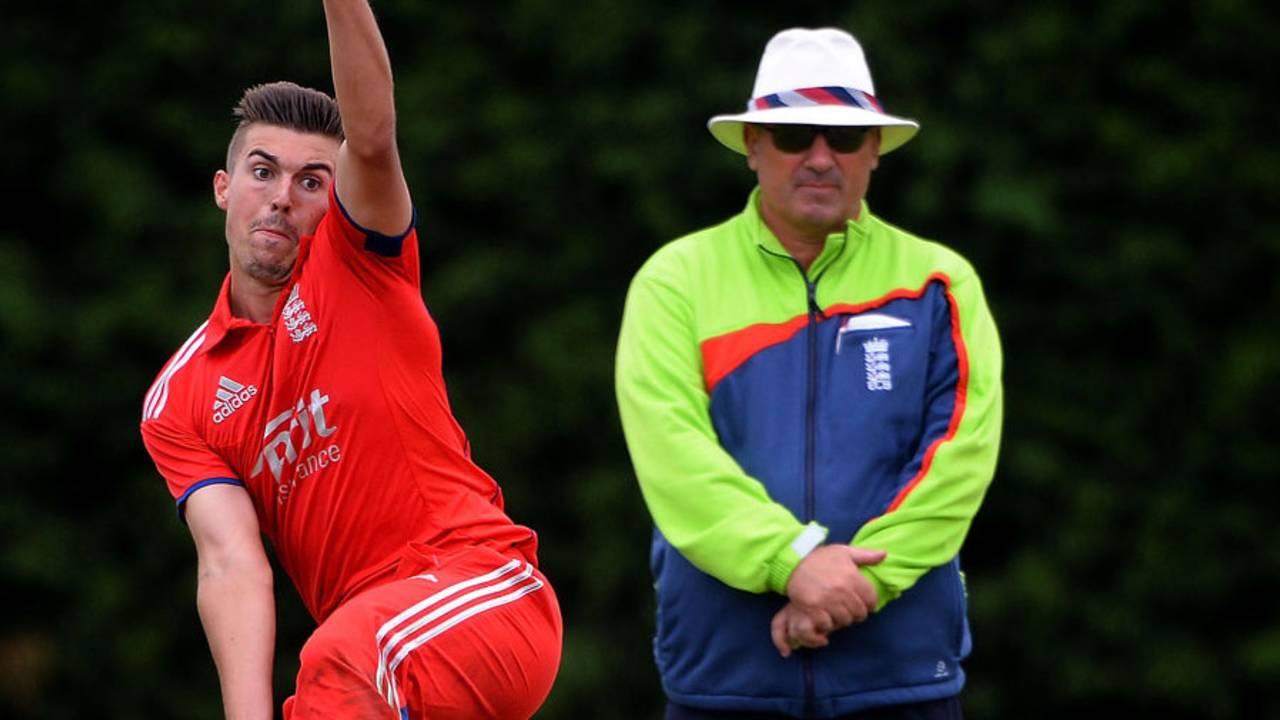 Jack Winslade bowled an economical spell, England Under-19s v Pakistan Under-19s, Under-19s Tri-Nation Tournament, Sleaford, August, 6, 2013