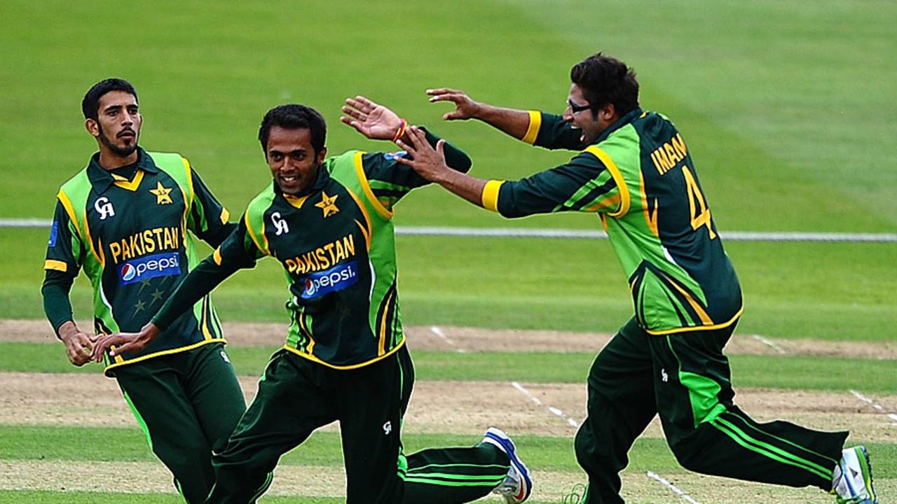 Mohammed Aftab and his team-mates celebrate, England Under-19s v Pakistan Under-19s, Tri-Nation Tournament, Final, Trent Bridge, August 19, 2013