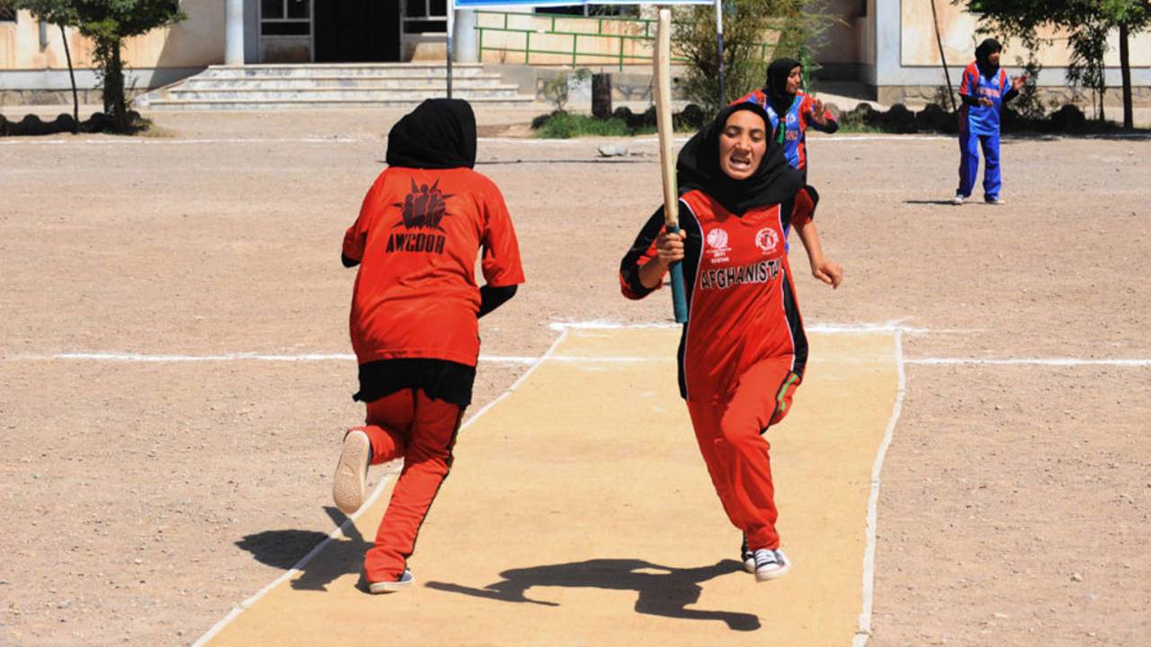 Afghanistan women set off for a quick single, Herat, September 2, 2013