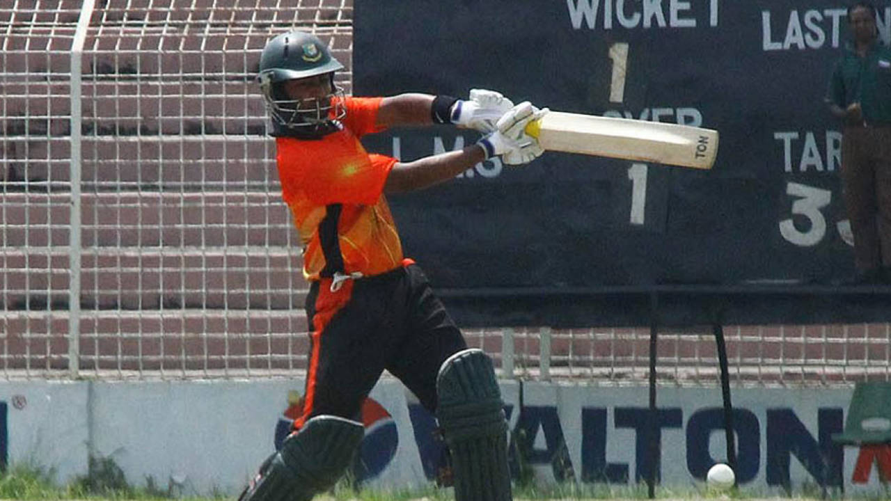 Nafees Iqbal smashed 150 for Brothers Union, Brothers Union v Prime Bank Cricket Club, DPL 2013, Rajshahi, September 10, 2013